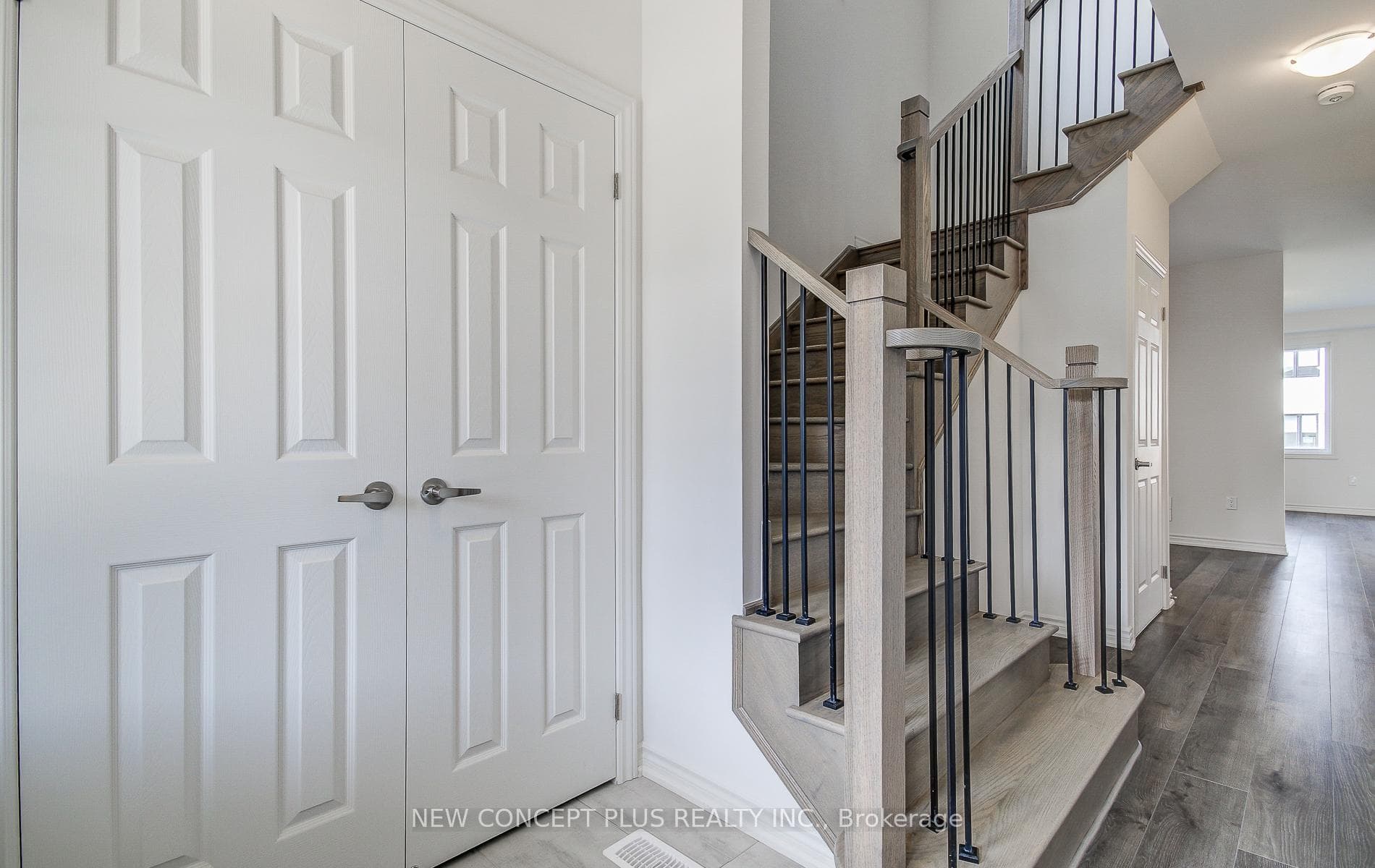 81 Prest Way photo 5