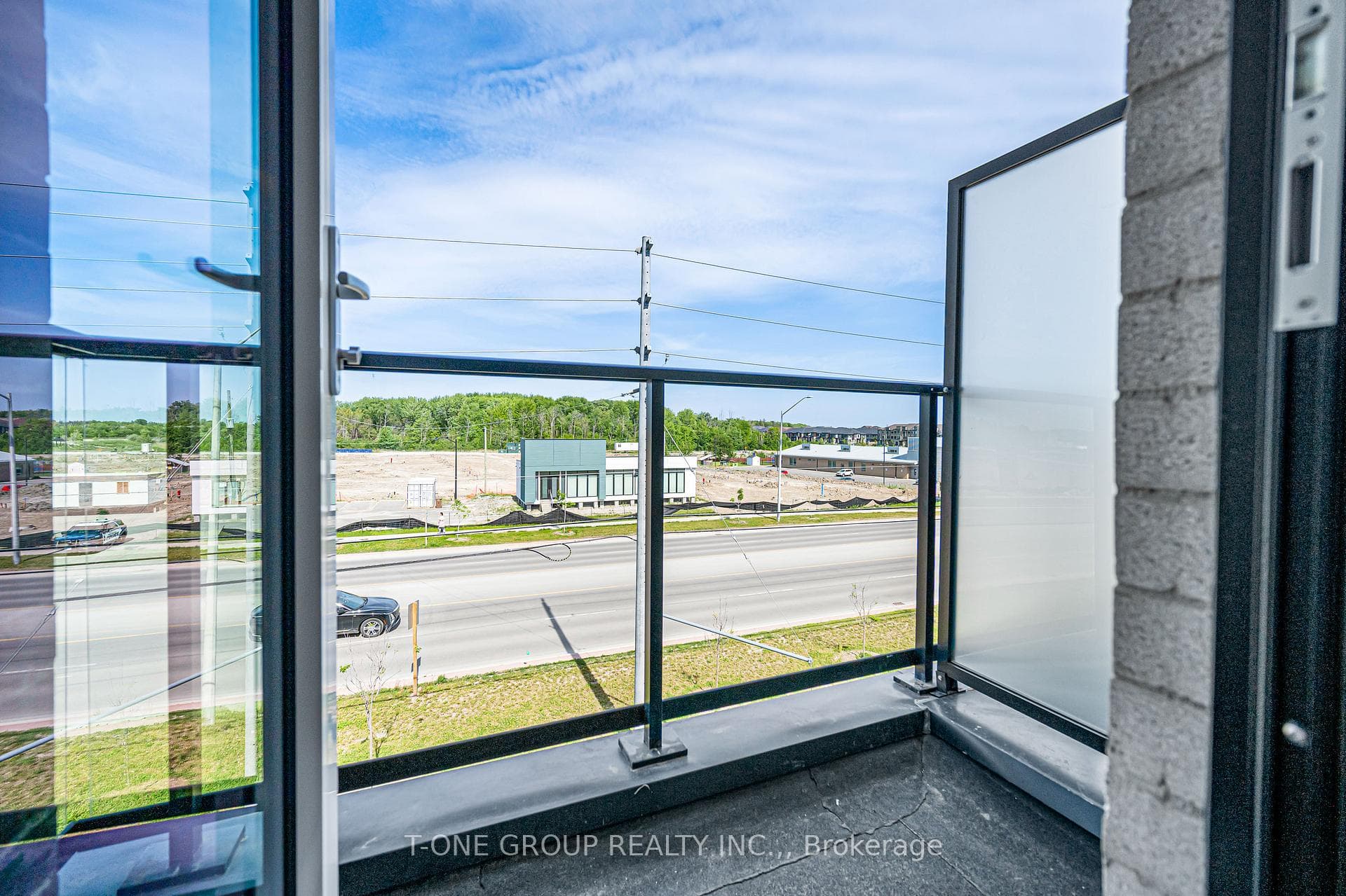106 Grimsby Lane photo 41