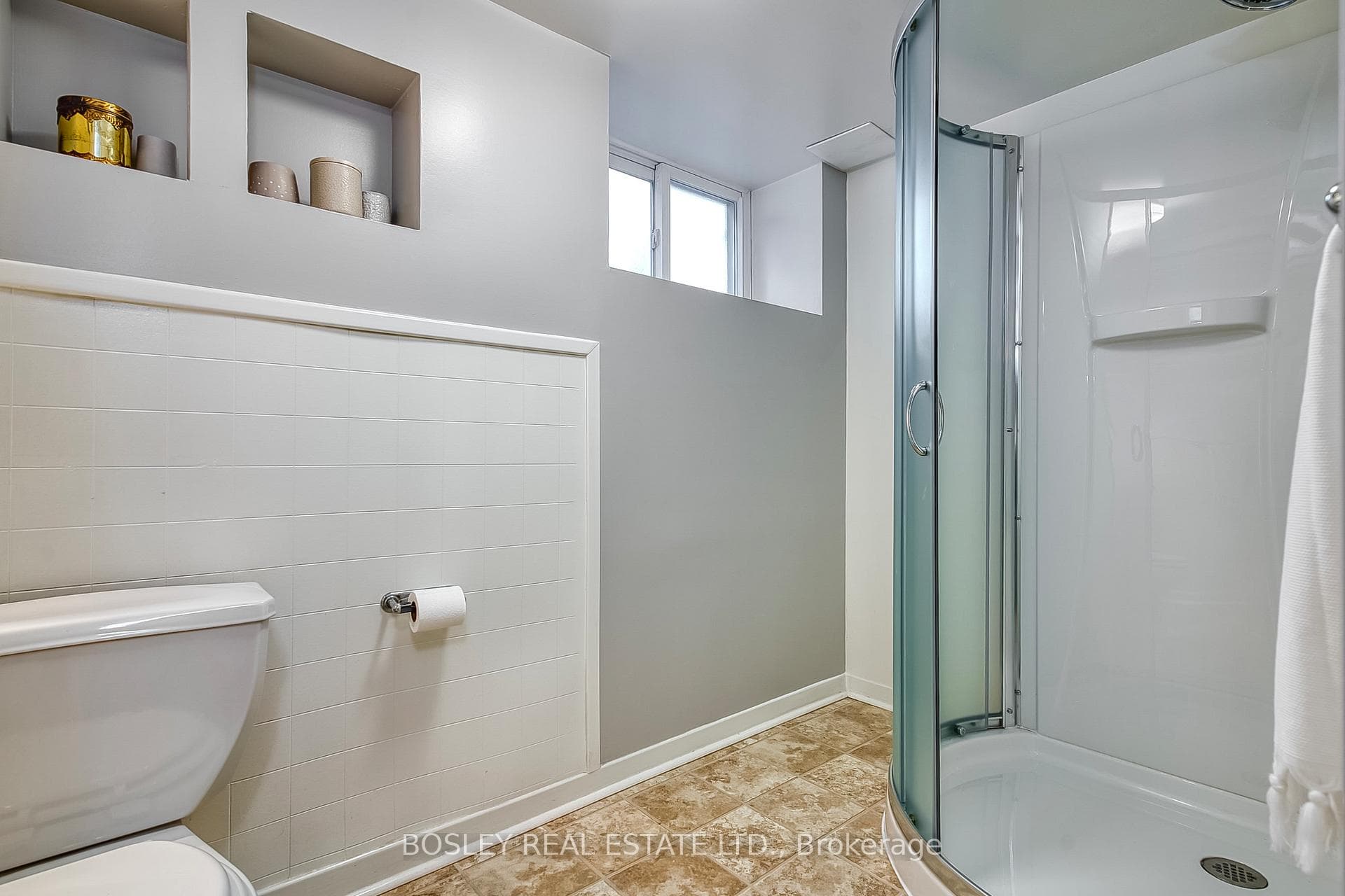 76 Evans Avenue photo 35