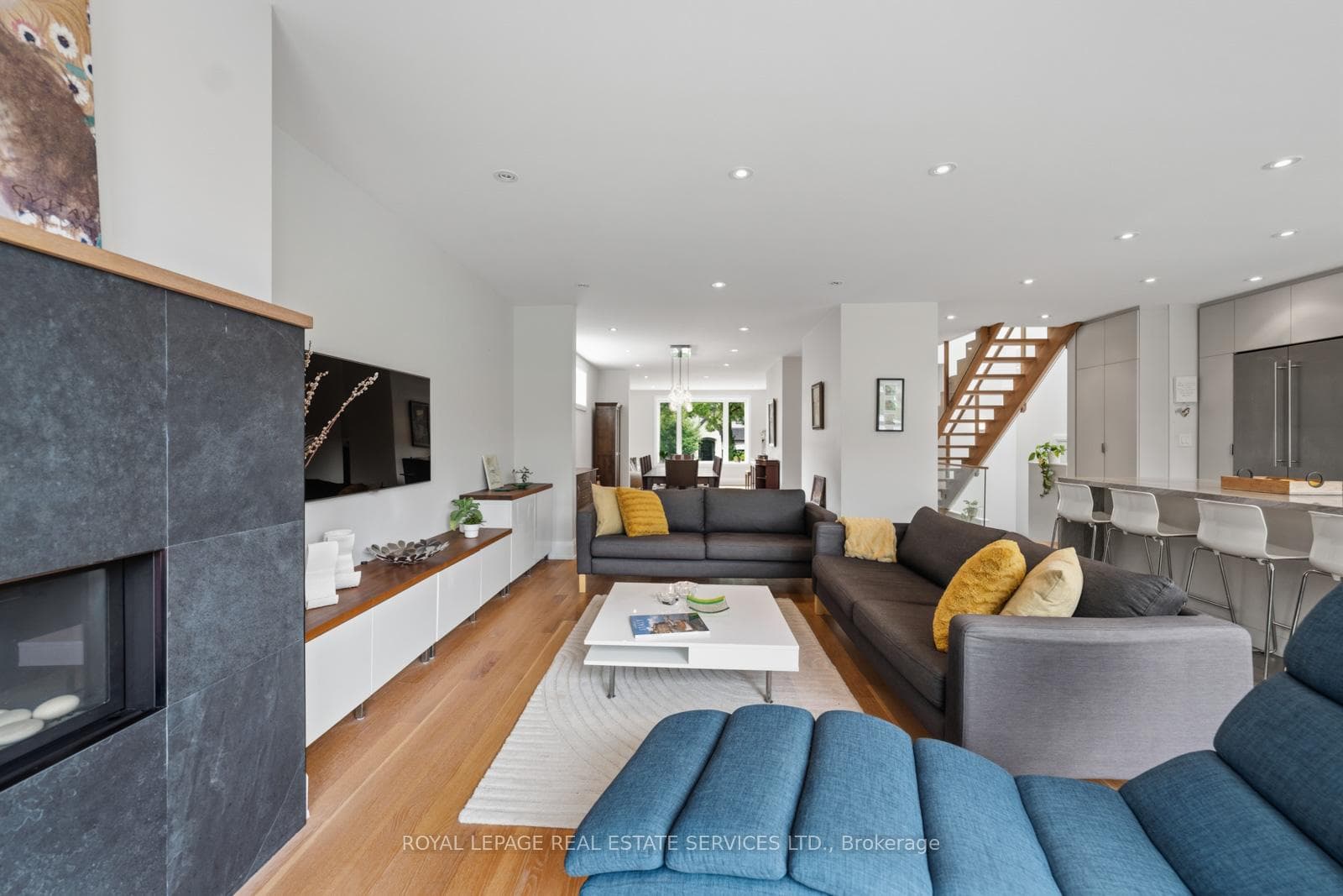 8 Firwood Crescent photo 14