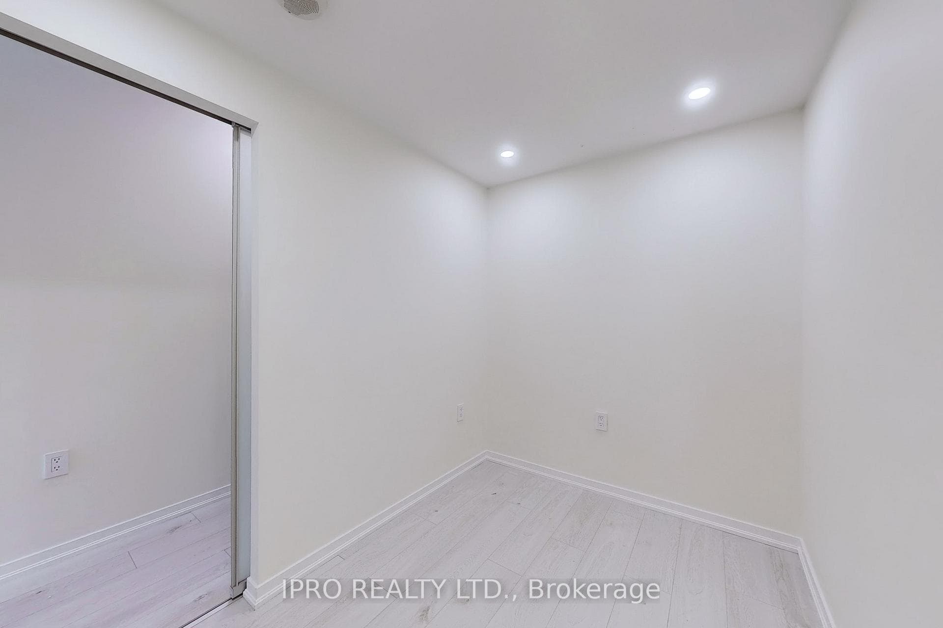 36 Lisgar Street Unit 607E photo 20
