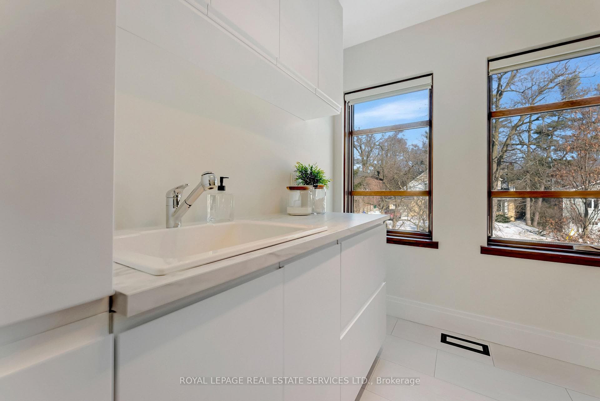 396 Ash Road photo 26