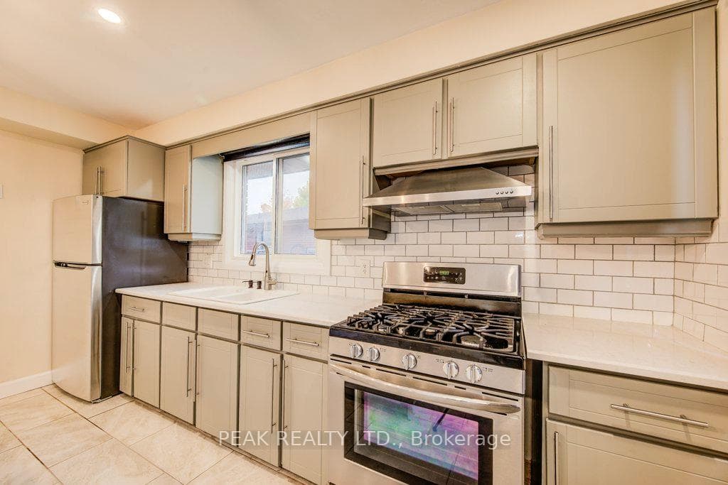92 Brant Avenue photo 8