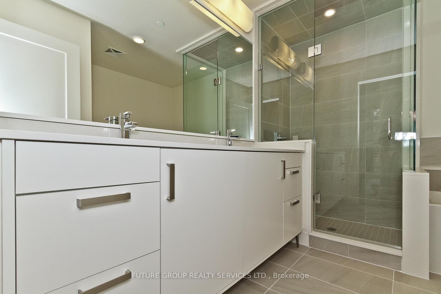1575 Lakeshore Road Unit 410 photo 26