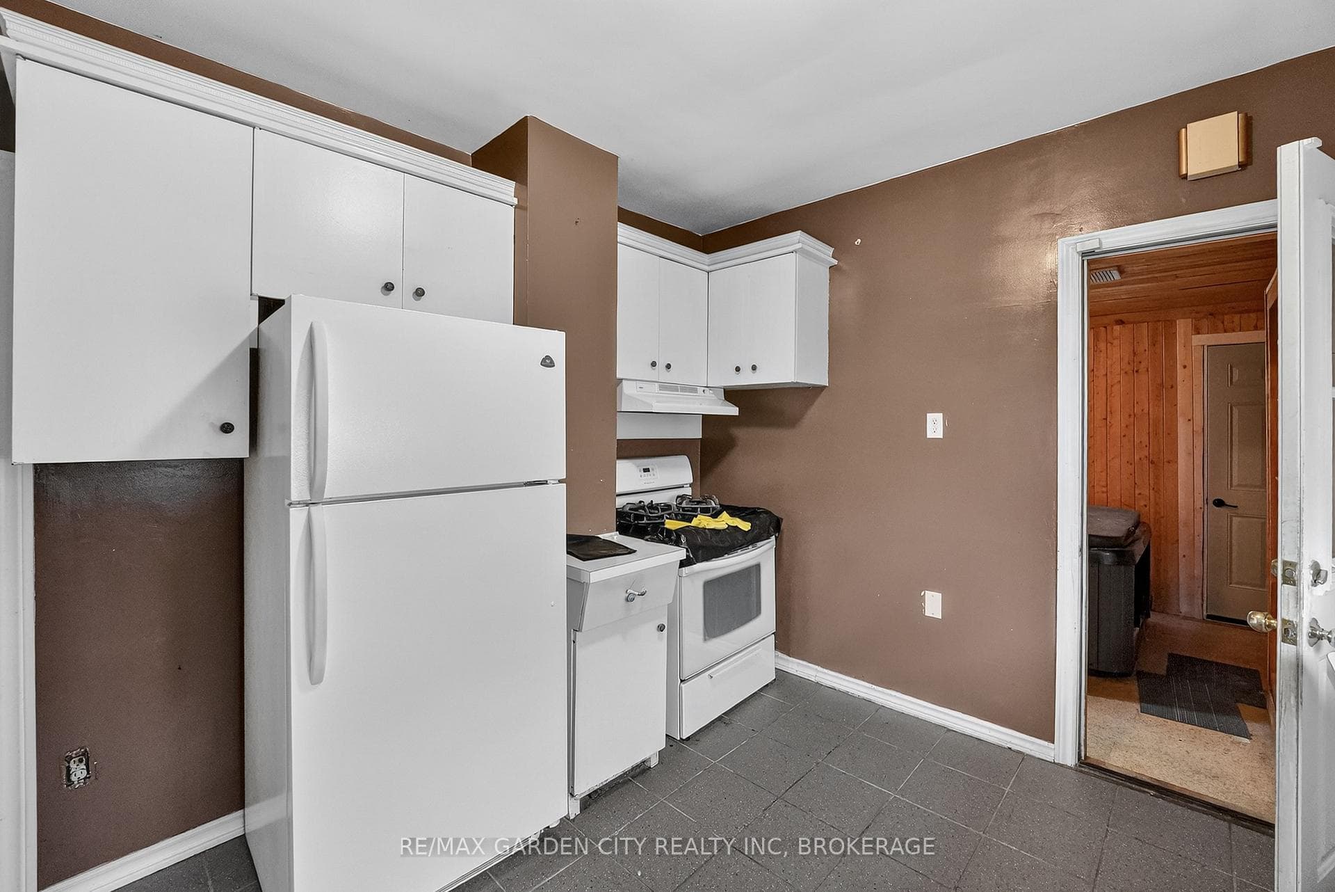 284 Burgar Street photo 13