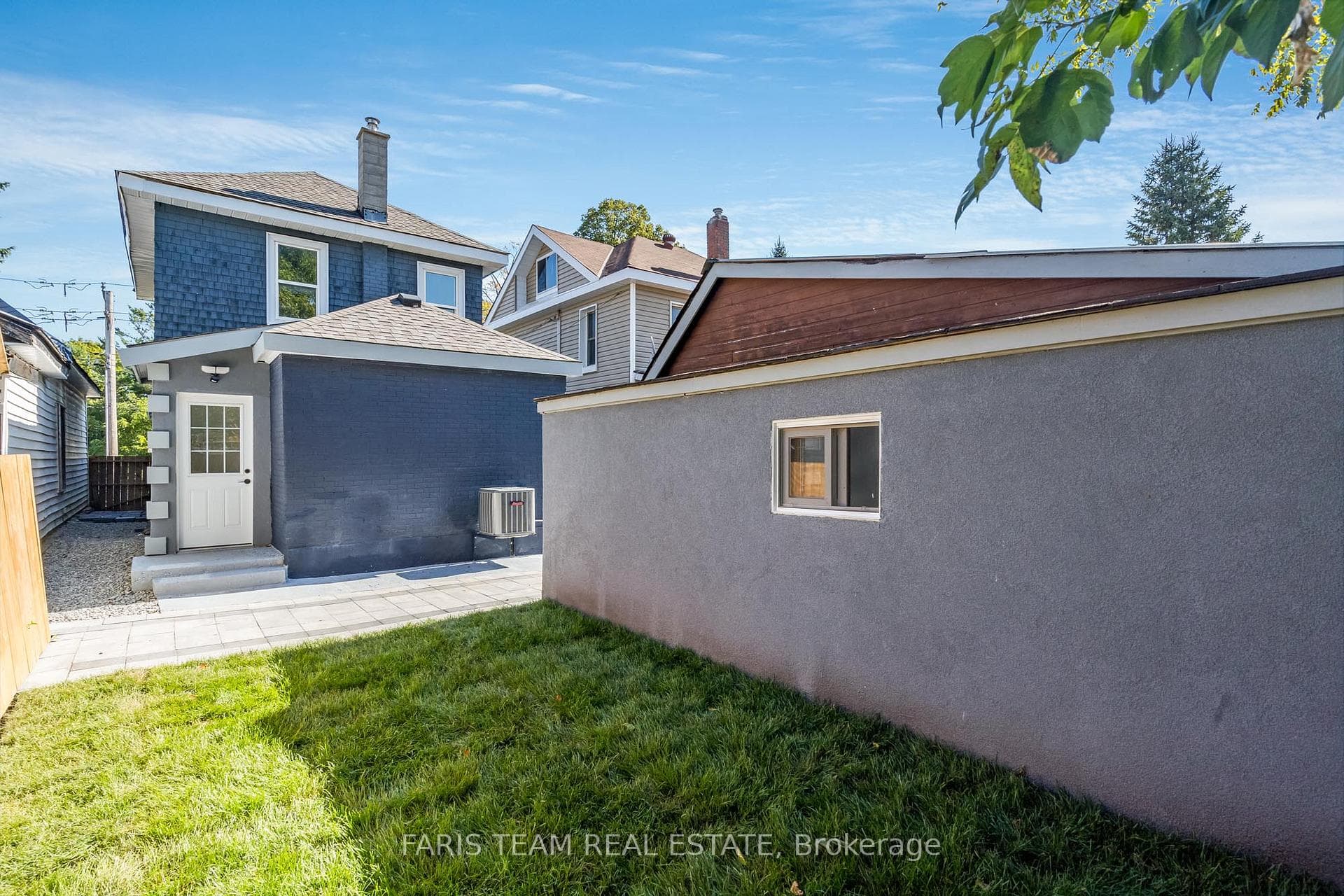 346 Russell Street photo 23