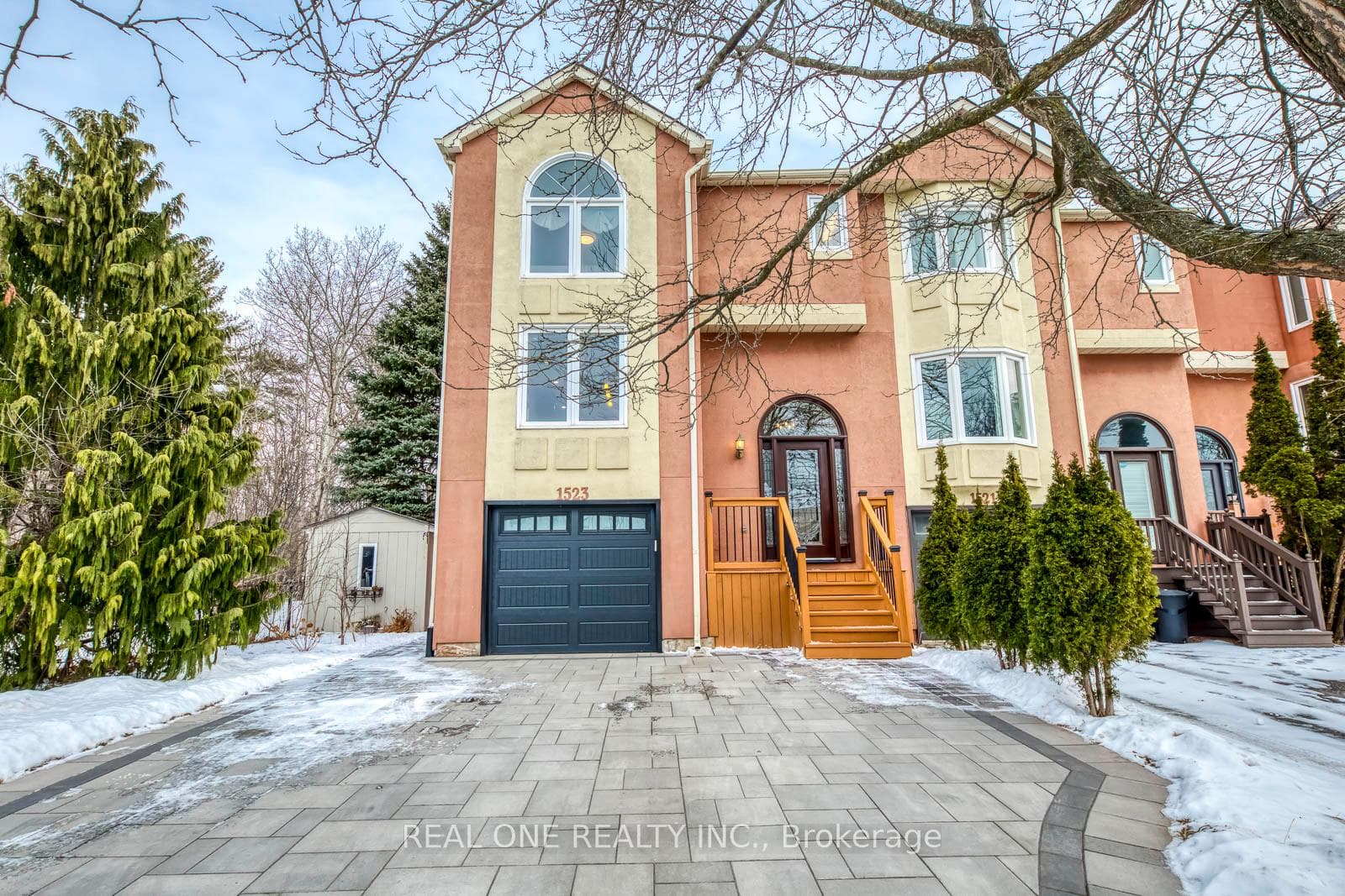 1523 Litchfield Road photo 1