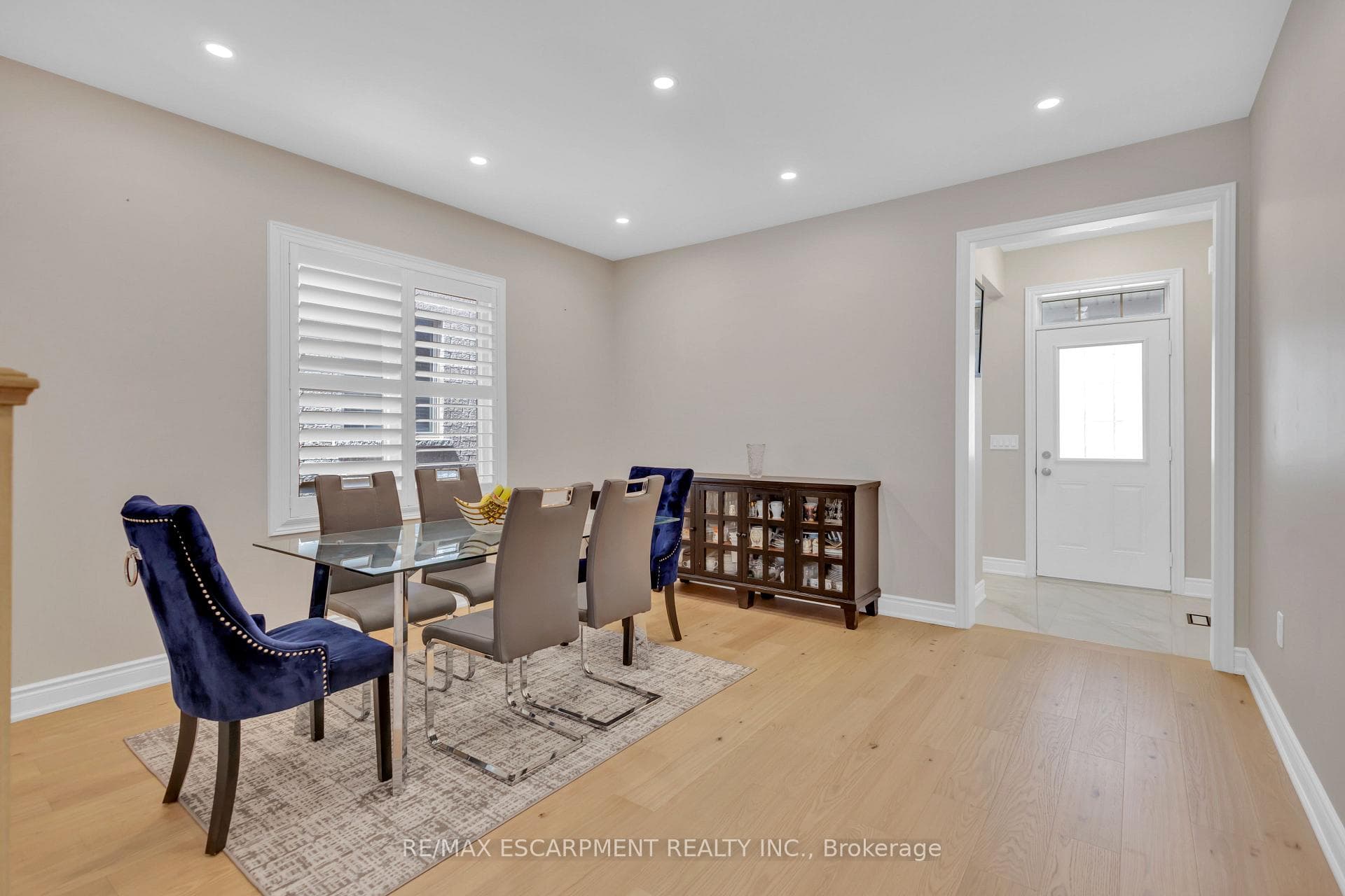 1454 Chretien Street photo 5