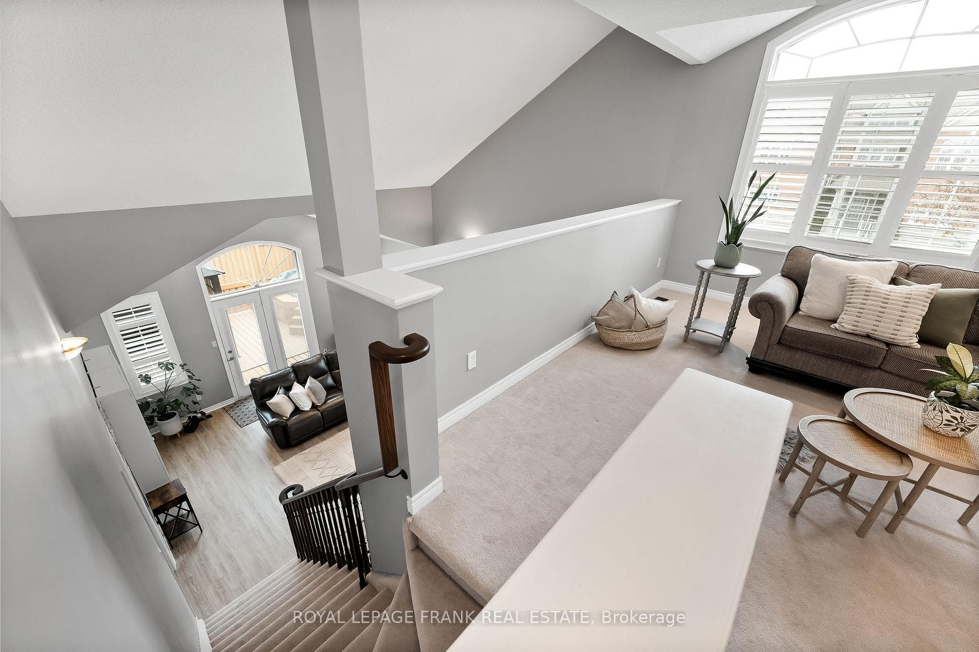 110 Piper Crescent photo 25
