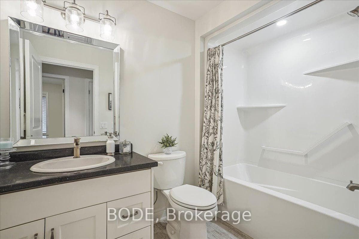 215 Oak Street photo 24