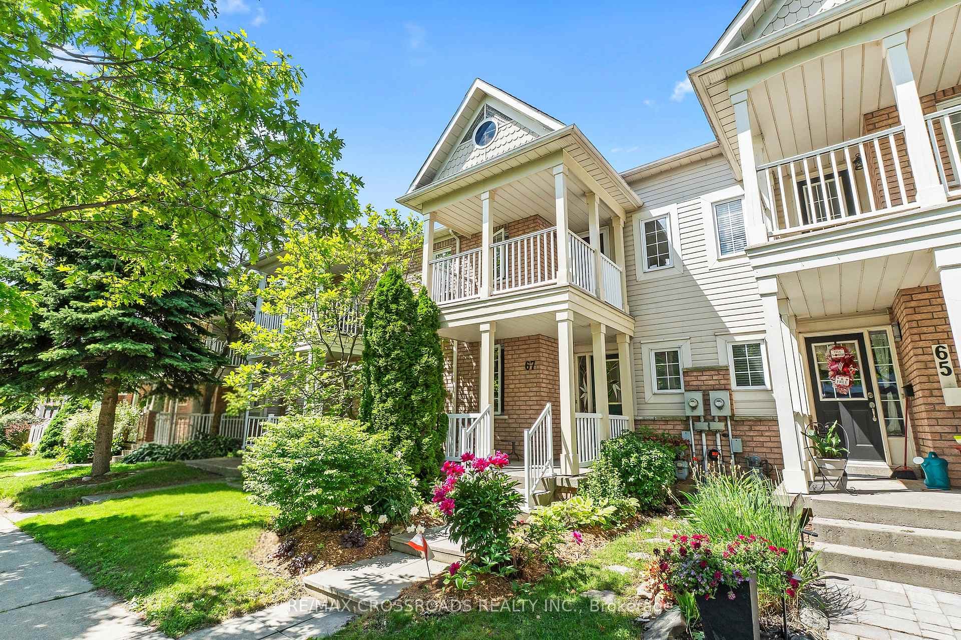 67 Regatta Crescent photo 1