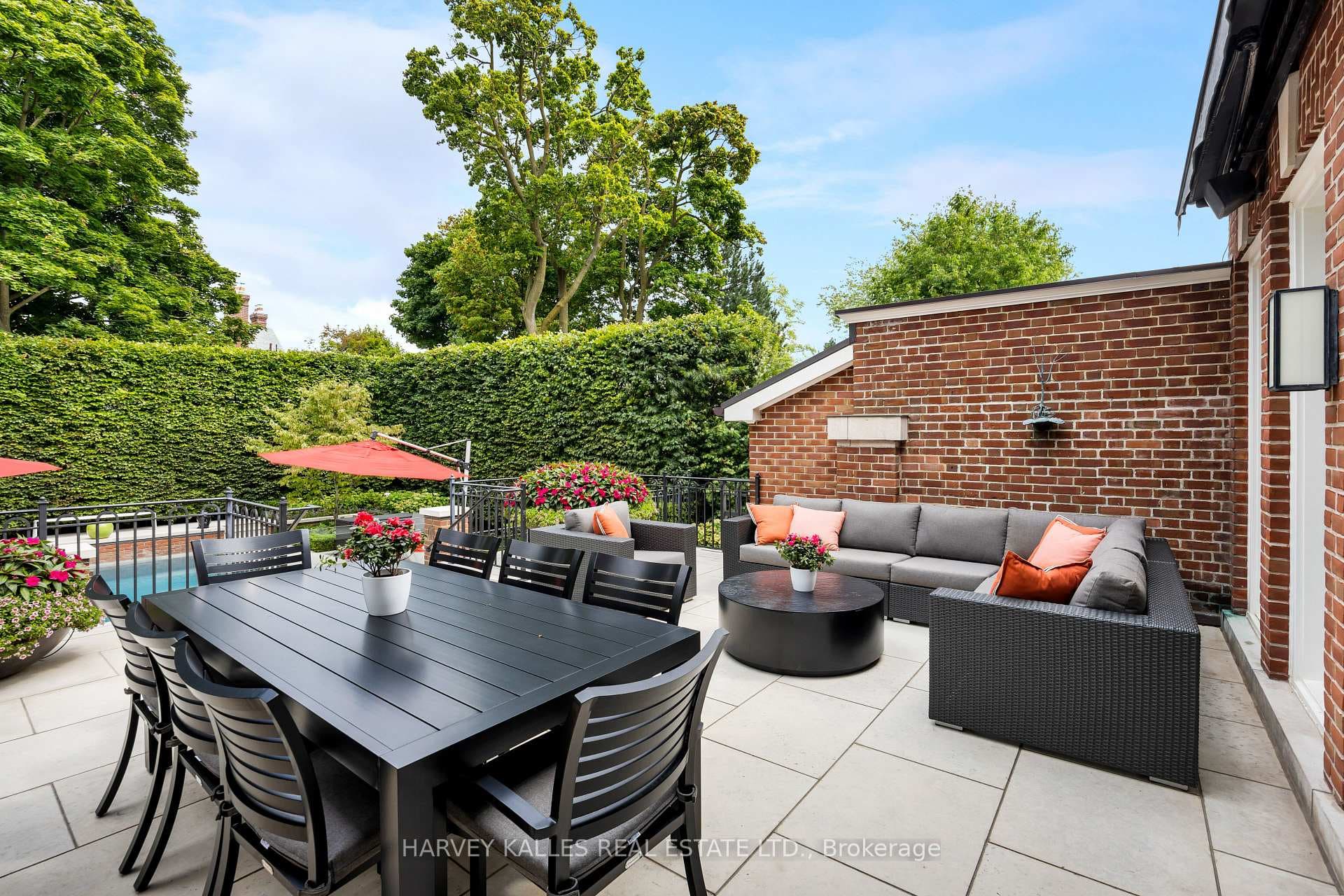 297 Russell Hill Road photo 24