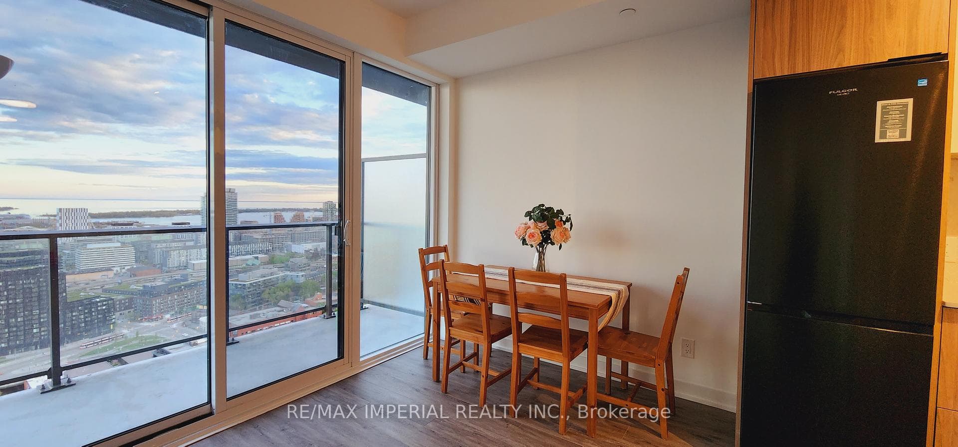 5 DEFRIES Street Unit 3303 photo 12
