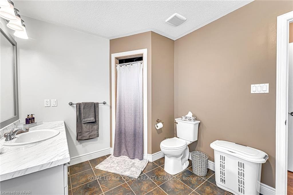 32 Harmer Crescent photo 32