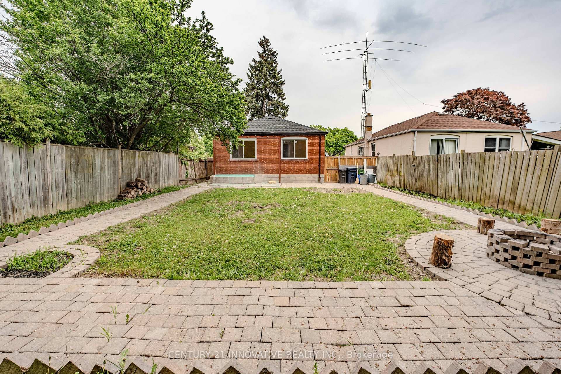 110 Canlish Road photo 38
