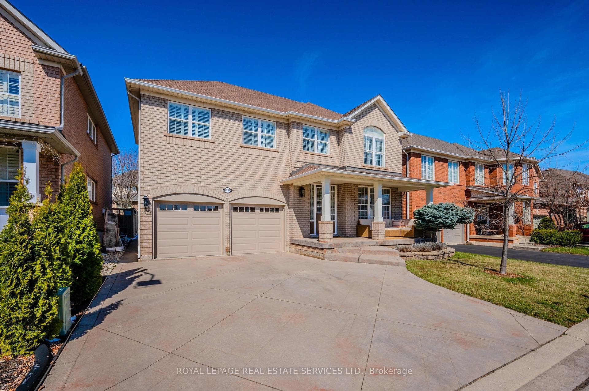 2292 Kingsmill Crescent photo 2
