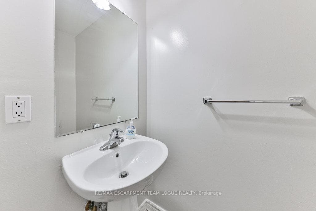 660 Oxford Road Unit 31 photo 16