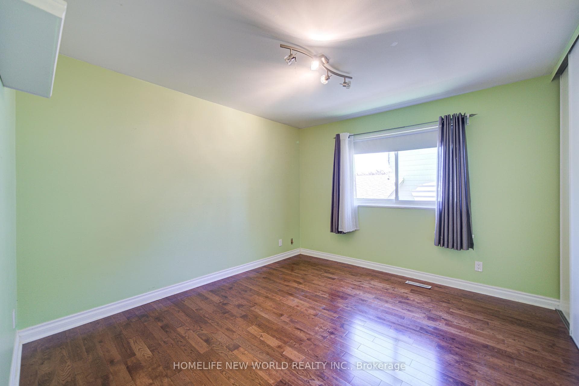 42 Hamilton Hall Drive photo 21