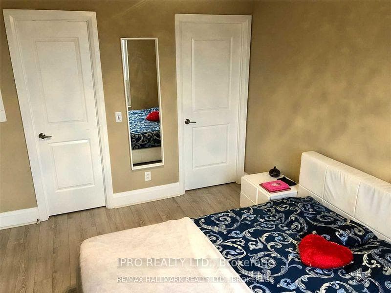 100 Harrison Garden Boulevard Unit 512 photo 18