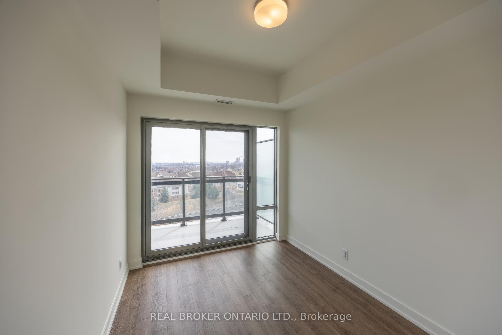 51 Clarington Boulevard Unit 823 photo 14