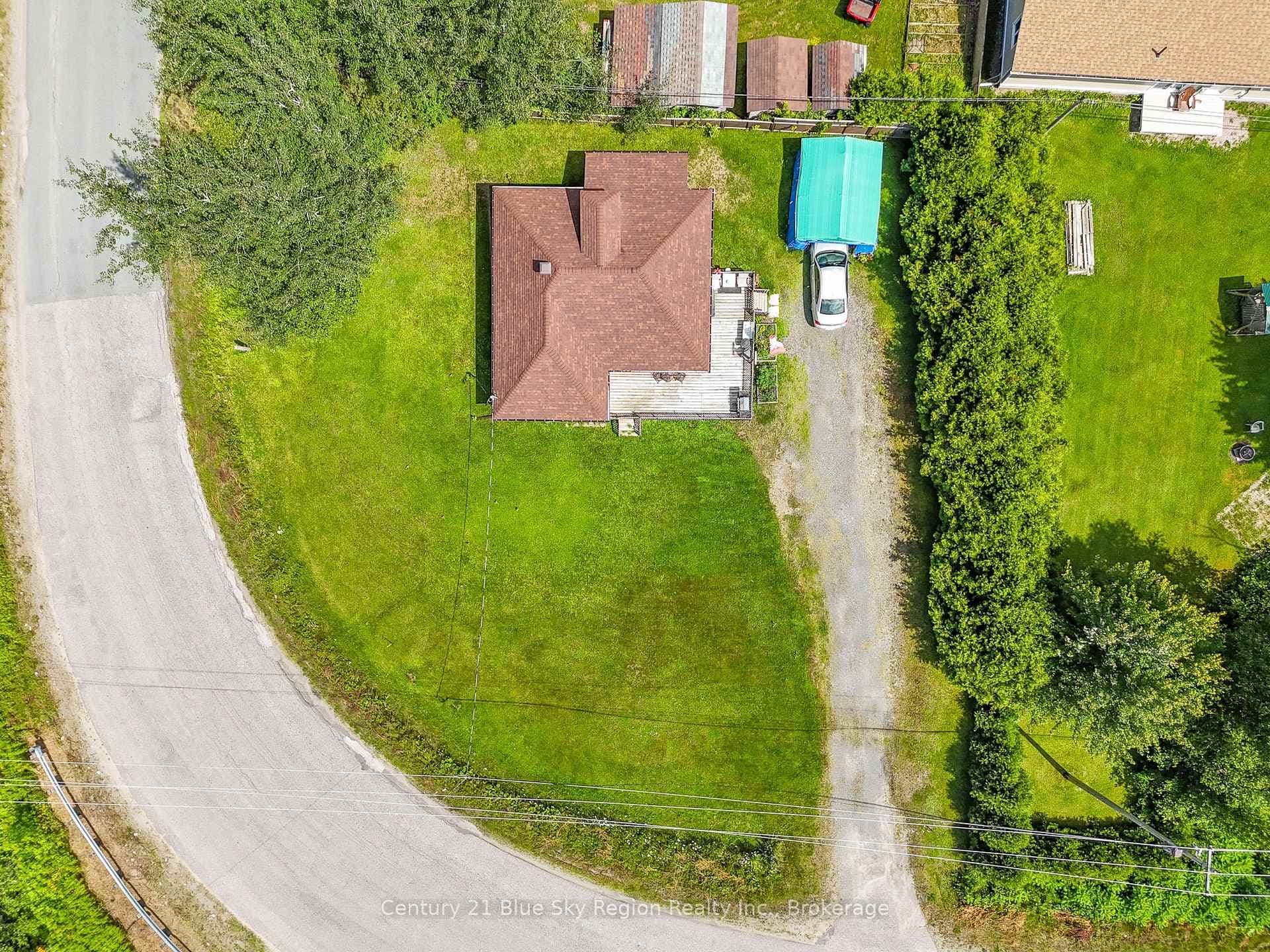 796 COURSOL Road photo 31