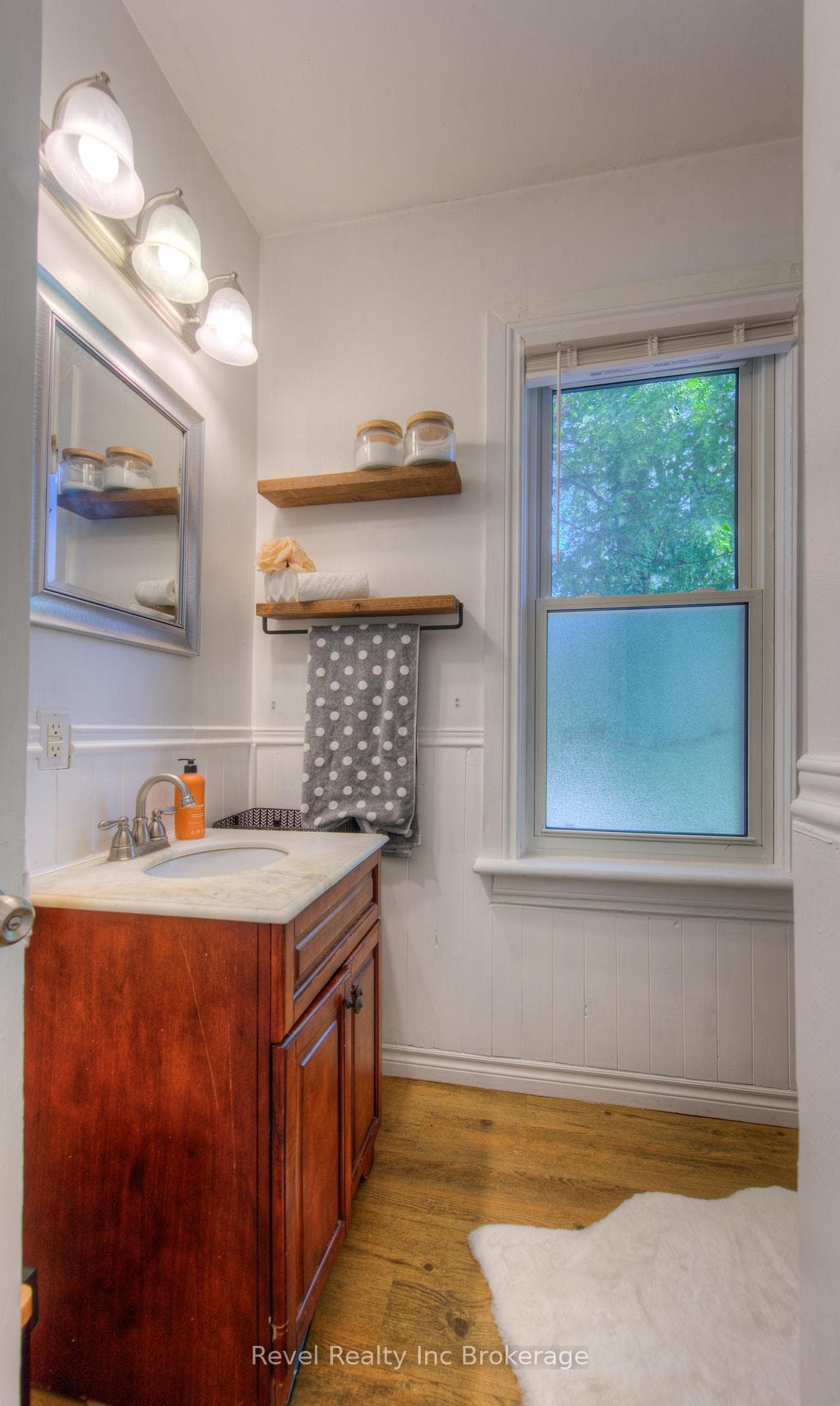 509 Canterbury Street photo 26