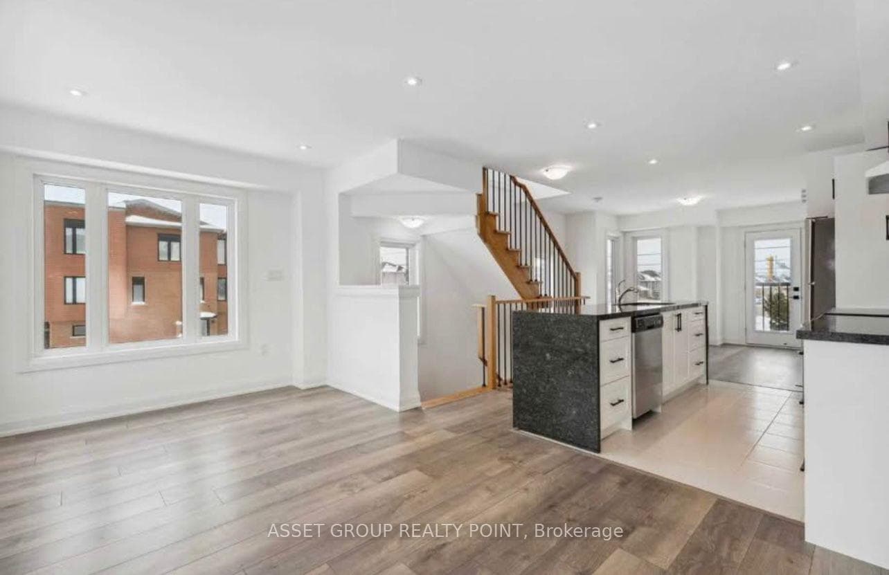95 Fairlane Avenue photo 1