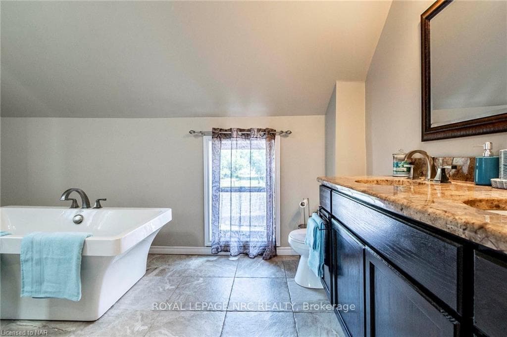 4263 WILLIAM Street photo 40
