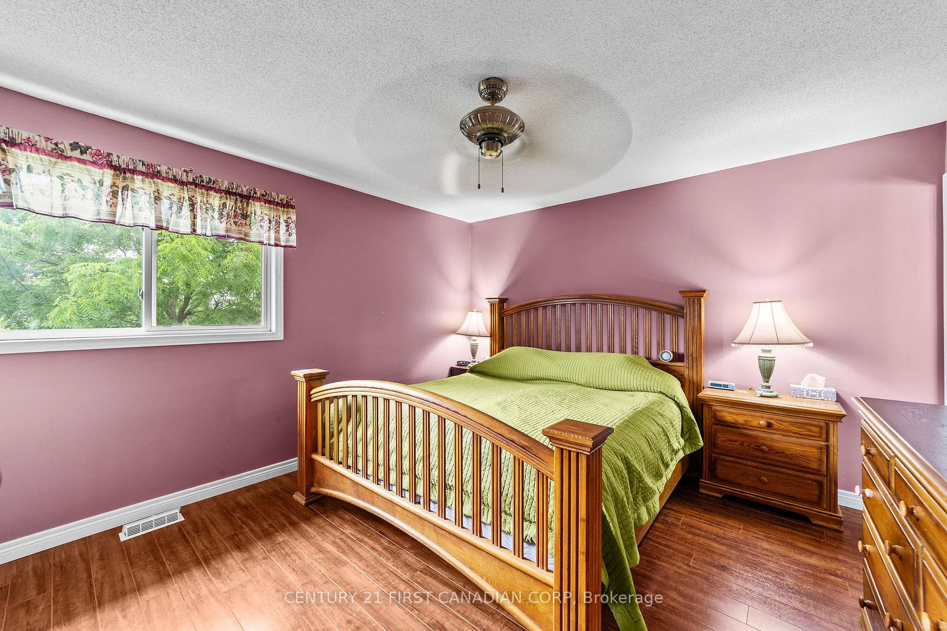 7 Sifton Drive photo 22