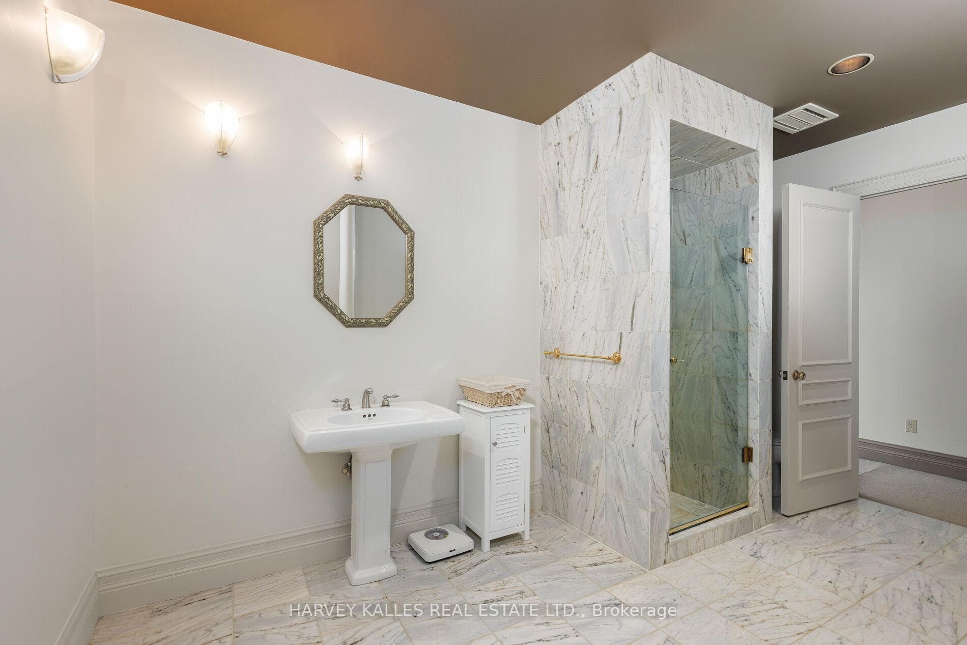 11 Berryman Street photo 33