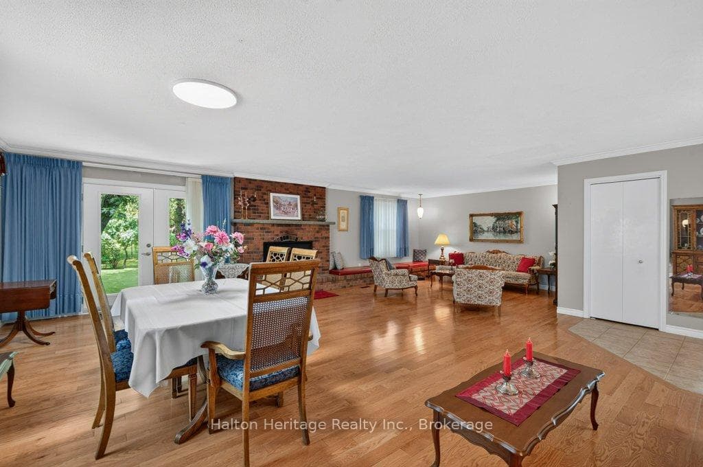 476 East 37th Street photo 17