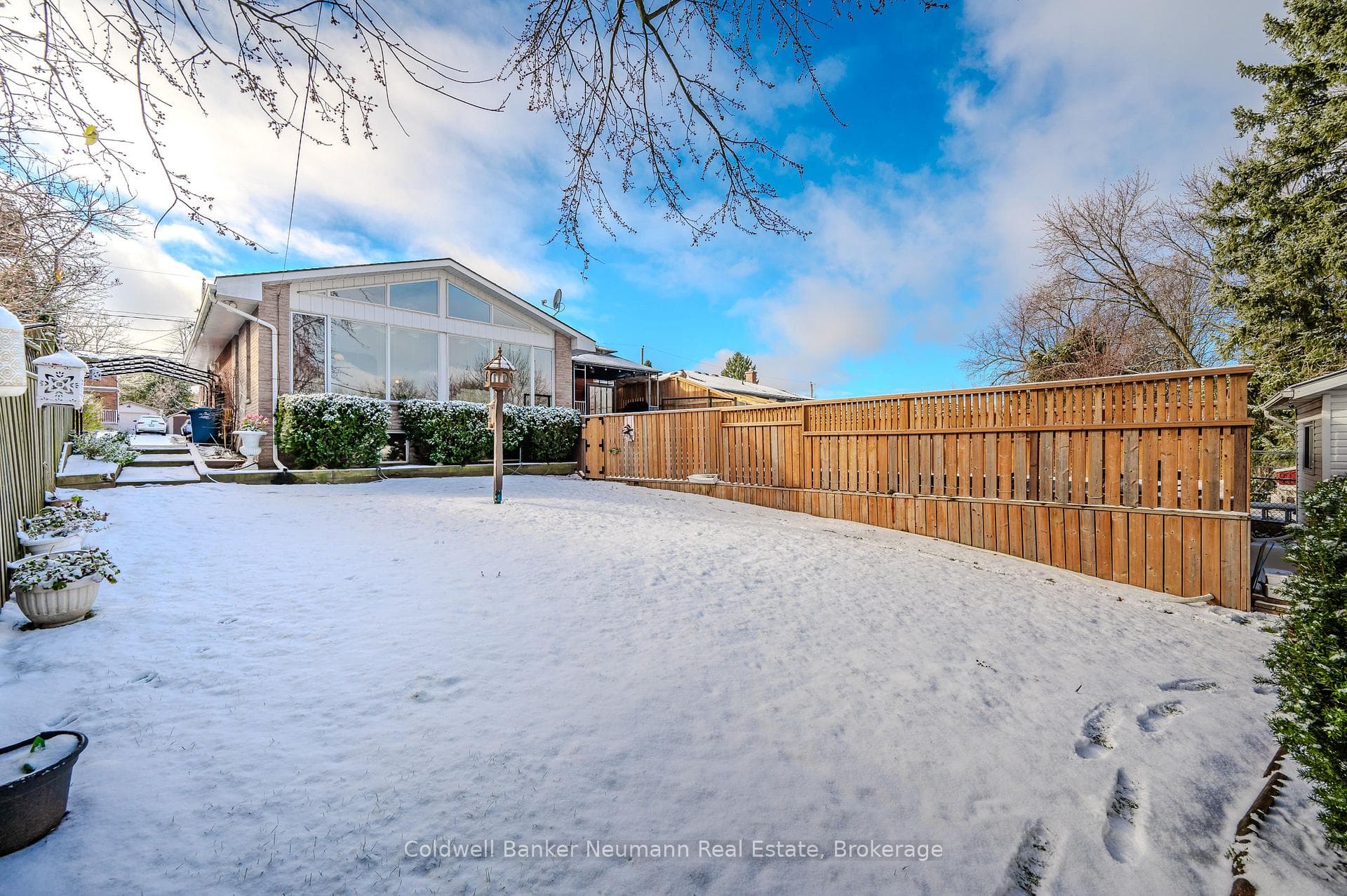 104 Dumbarton Street photo 35