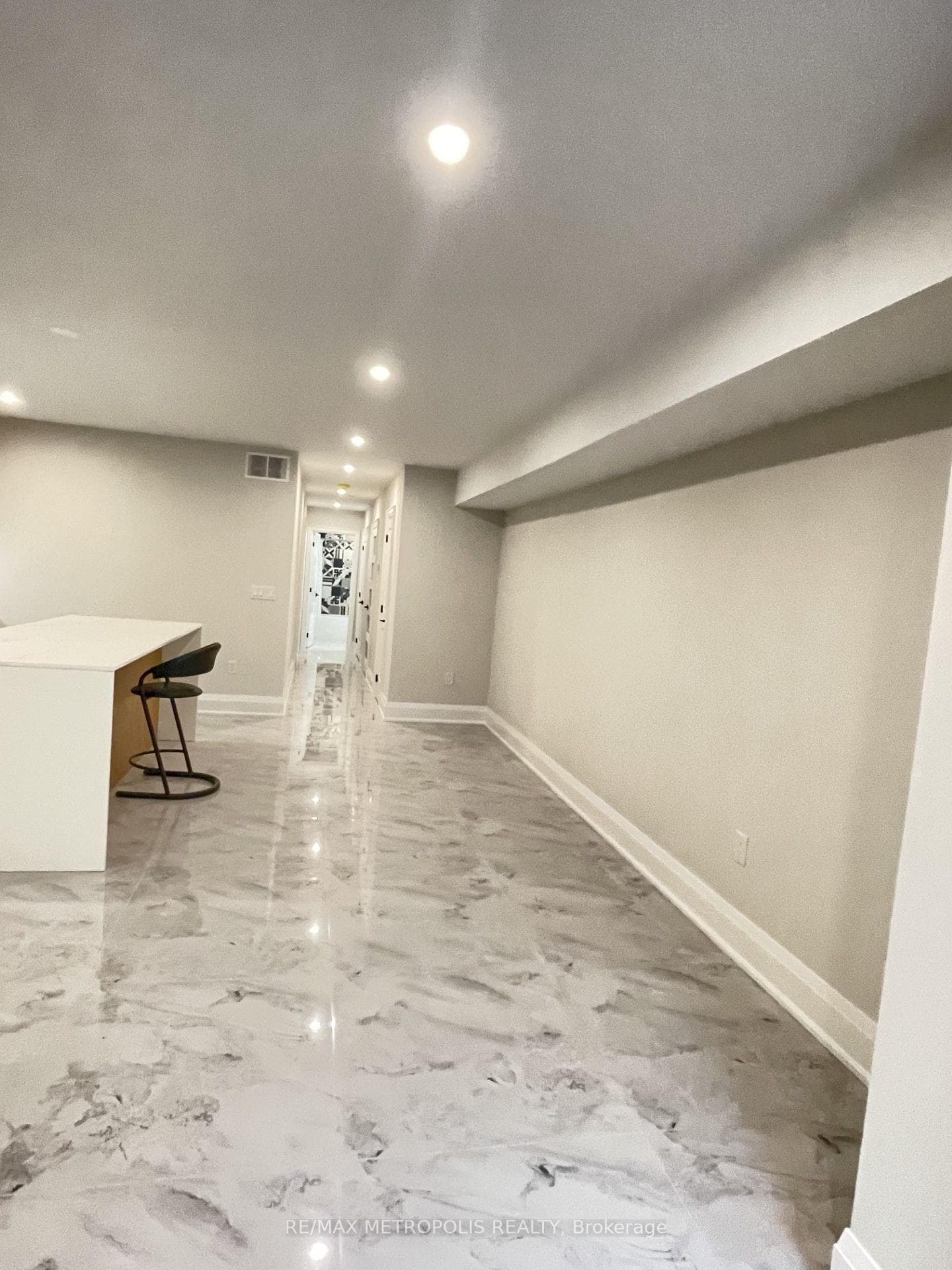 165 Manning Avenue Unit Bsmt photo 6