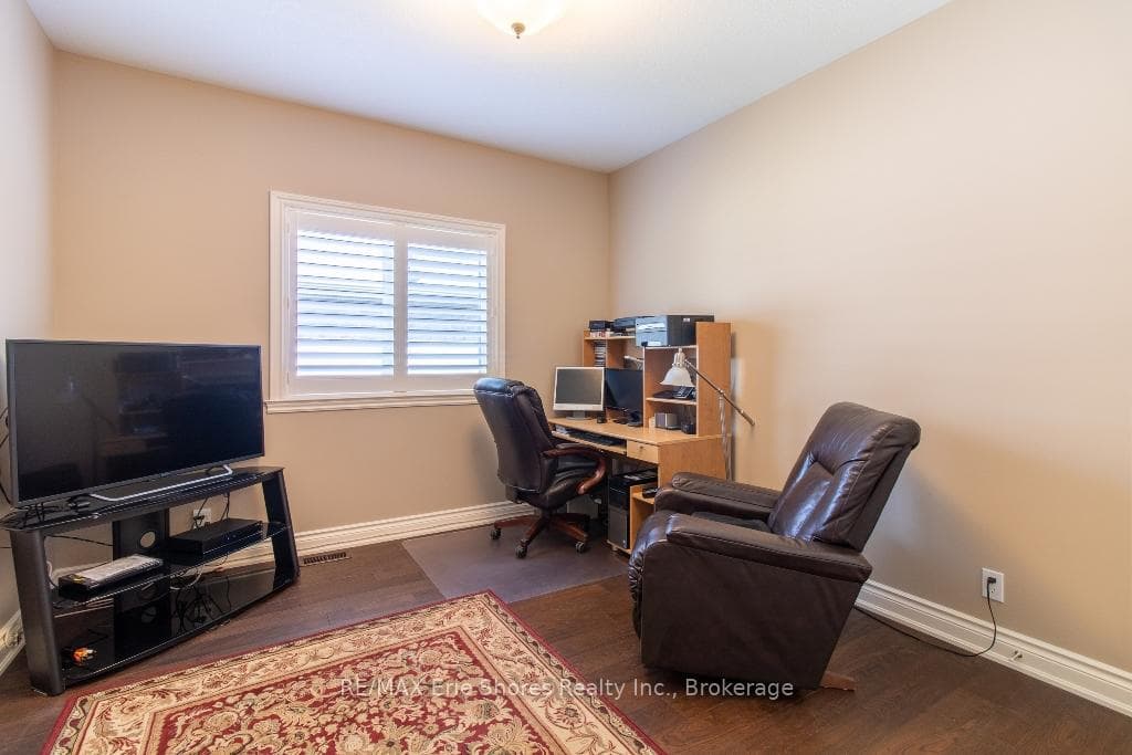 6 Lynndale Road photo 37
