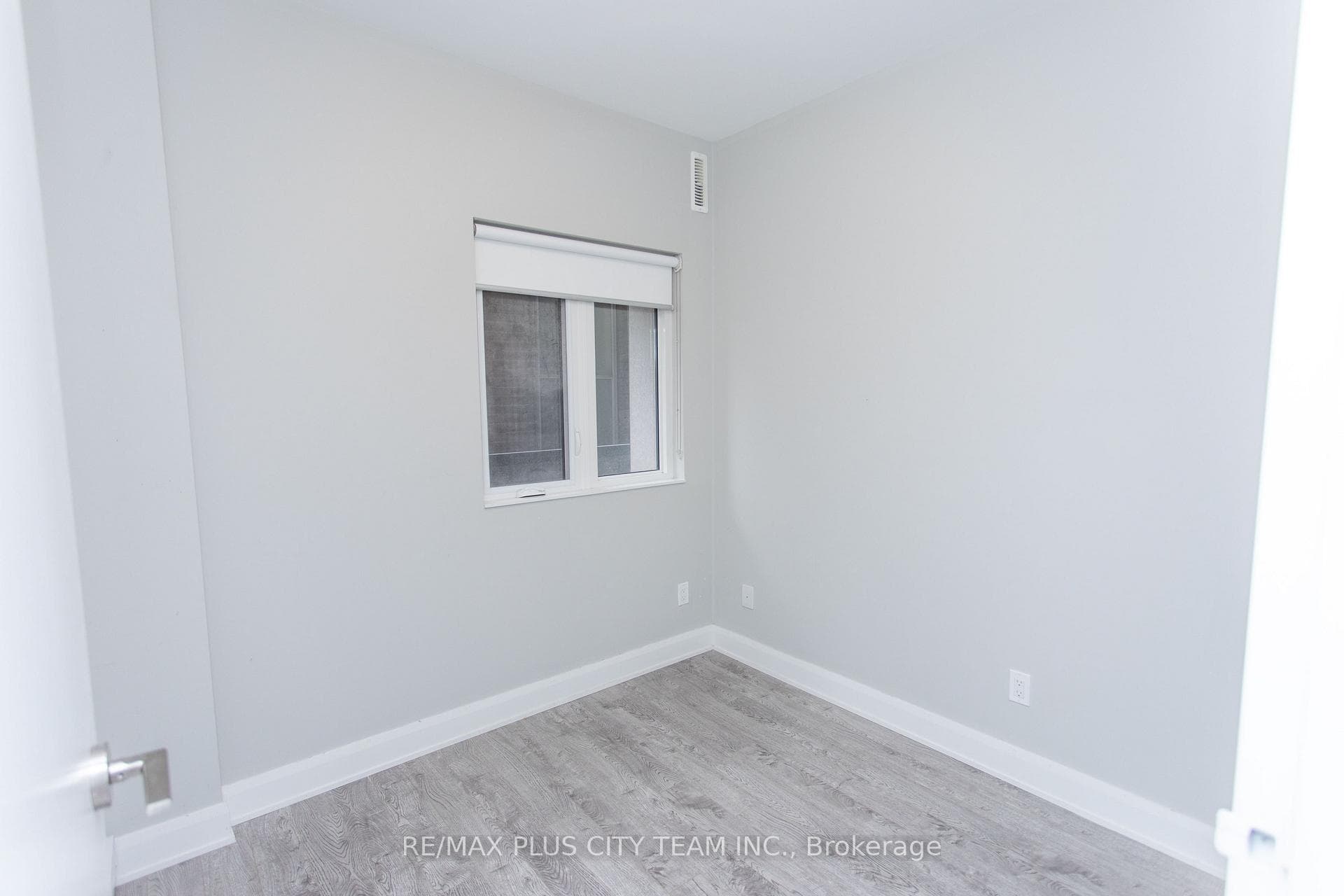 686 Bathurst Street Unit 202 photo 10