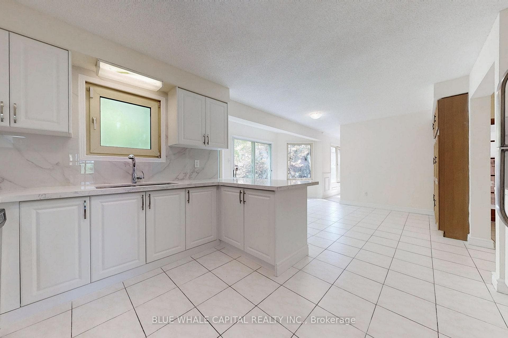 3861 Seebring Crescent photo 10