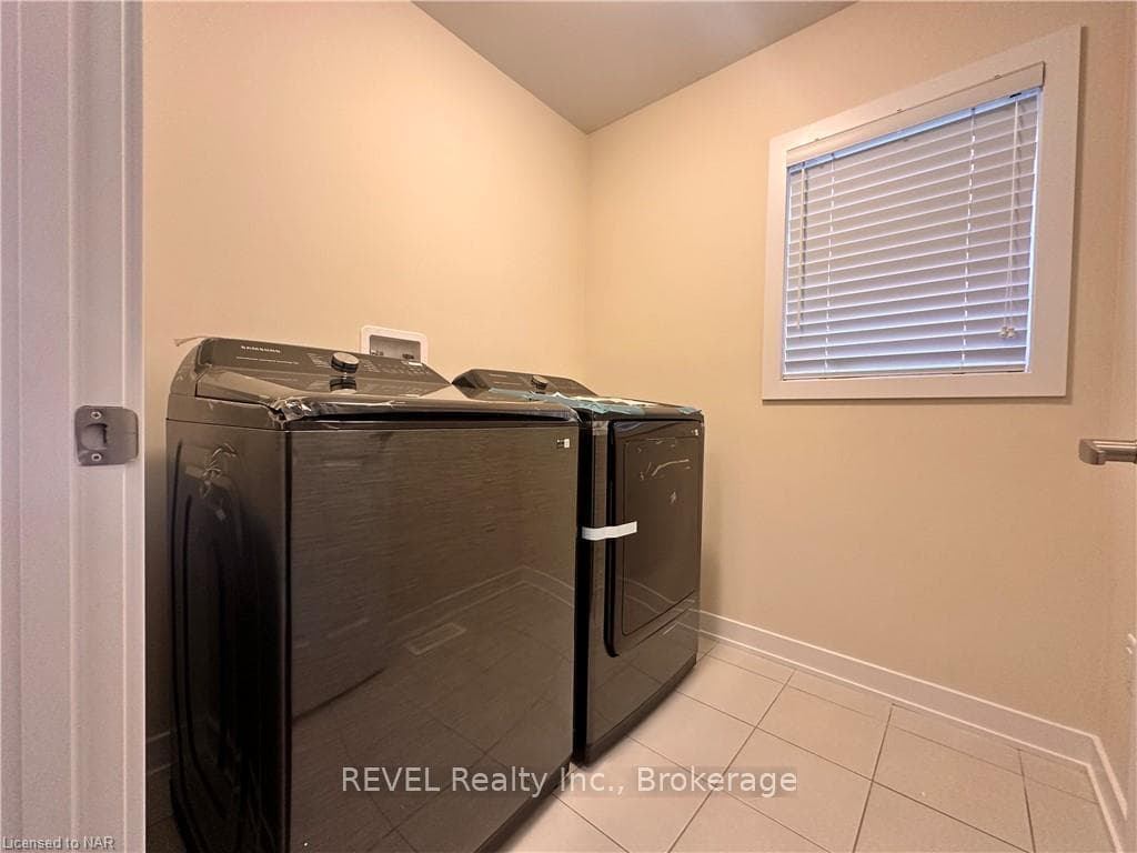 36 ROWLOCK Street photo 18