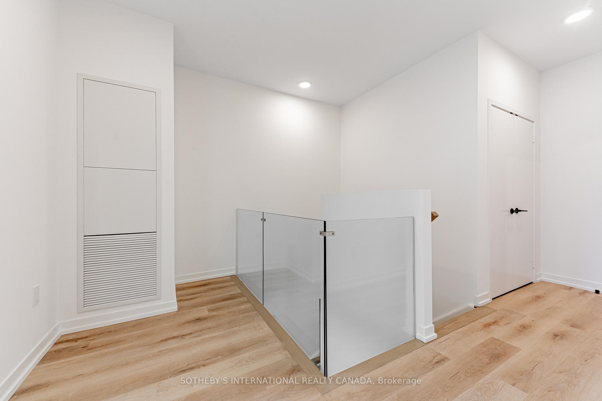 5 York Garden Way Unit TH#101 photo 10