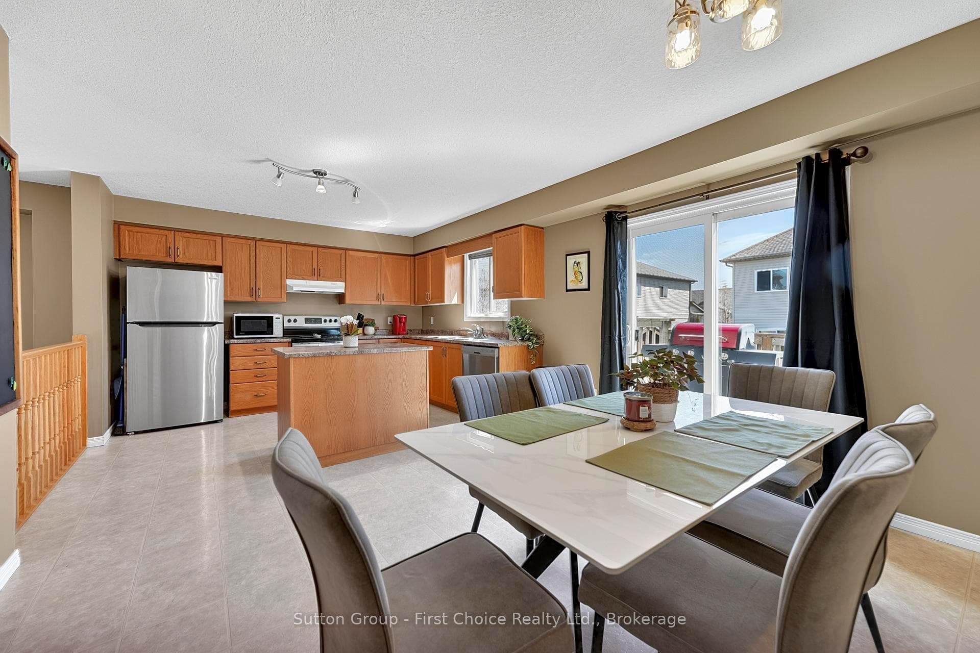 Upper Kitchen/Dining Room
