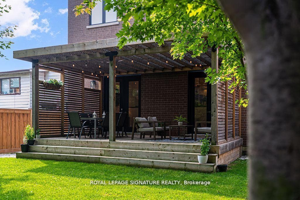 110 Evans Avenue photo 30