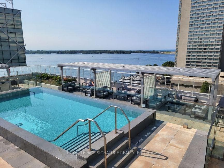 15 Queens Quay Unit 622 photo 19
