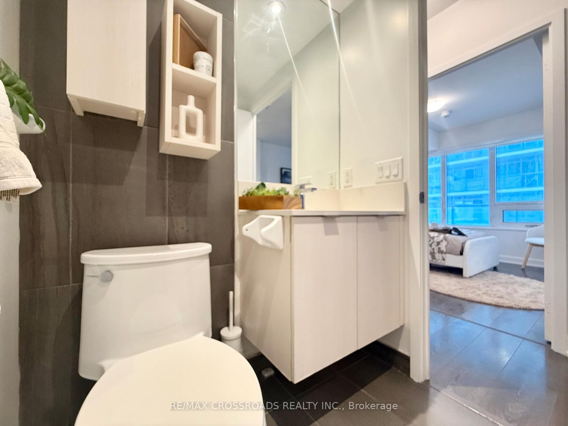 195 Redpath Avenue Unit 2301 photo 17