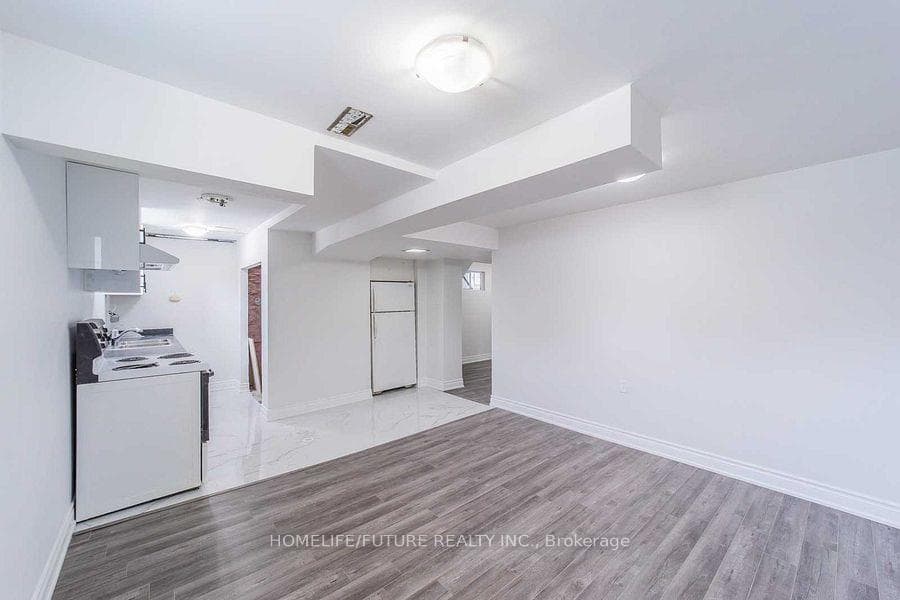 102 Golfhaven Drive Unit Lower photo 14