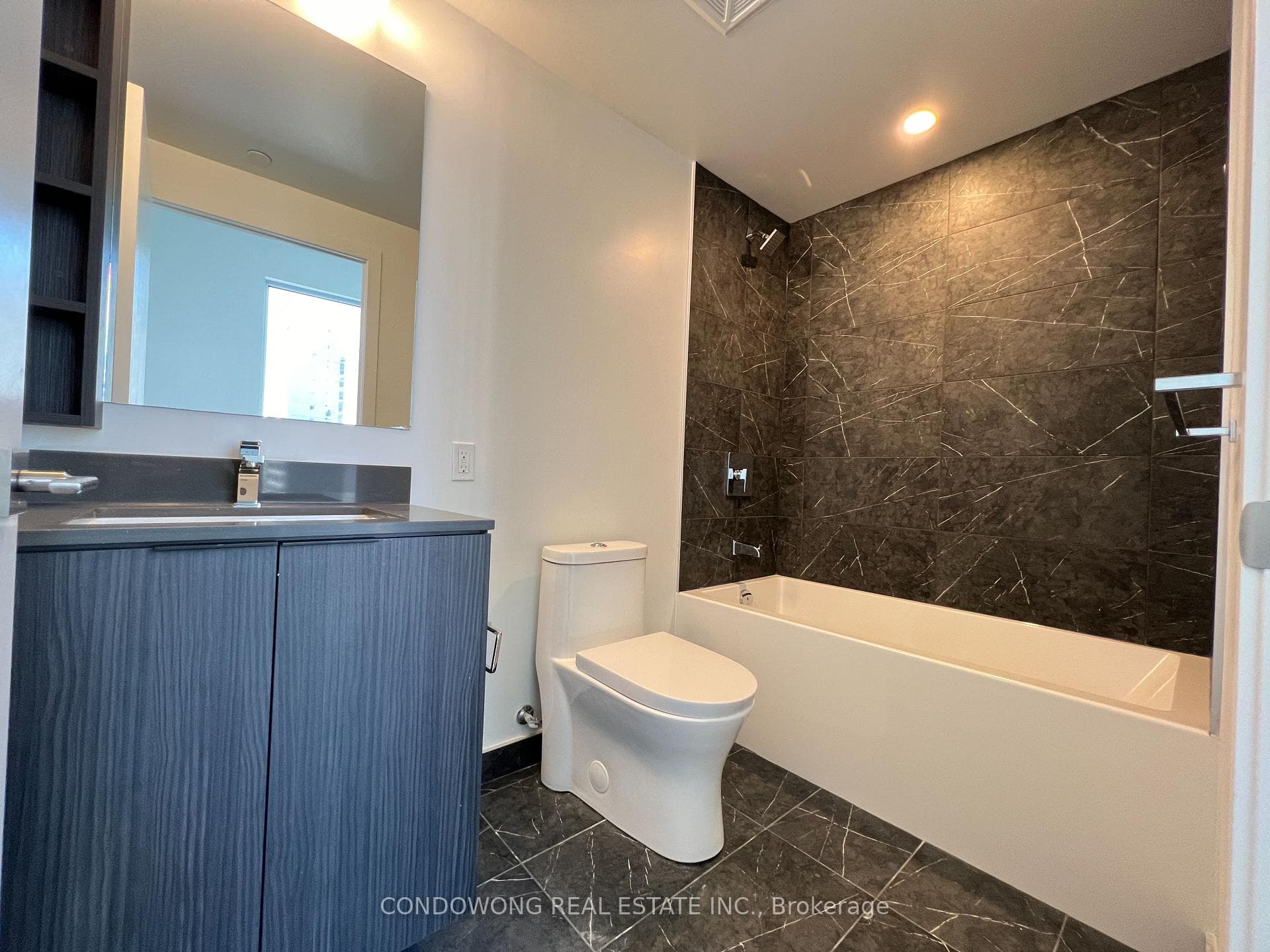 82 Dalhousie Street Unit 2503 photo 16