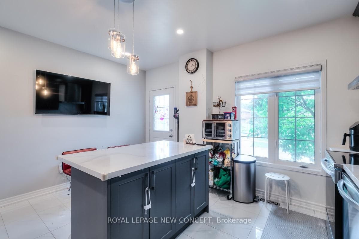 735 Sheppard Avenue Unit 33 photo 10