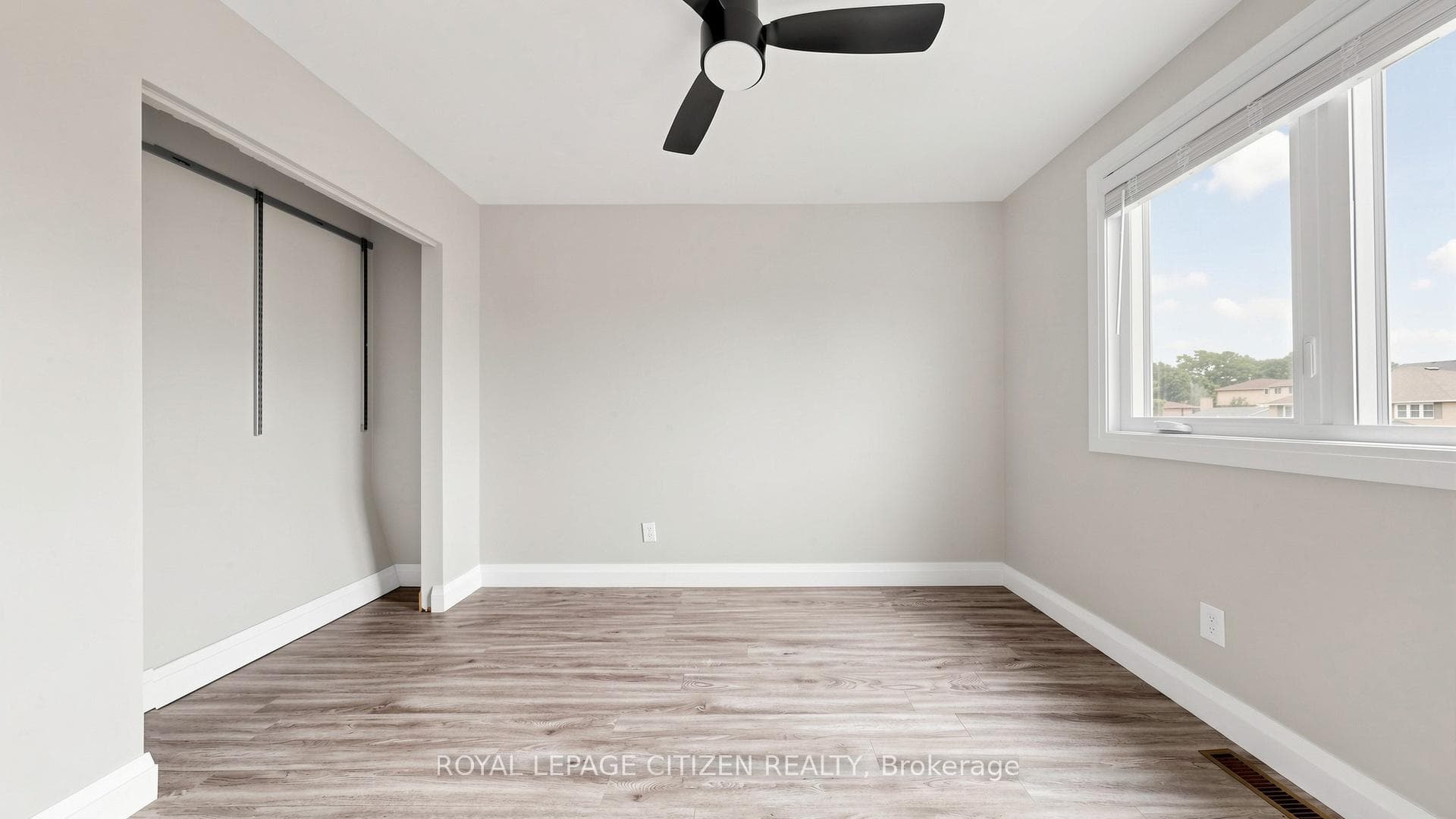 27 Emperor Avenue photo 37