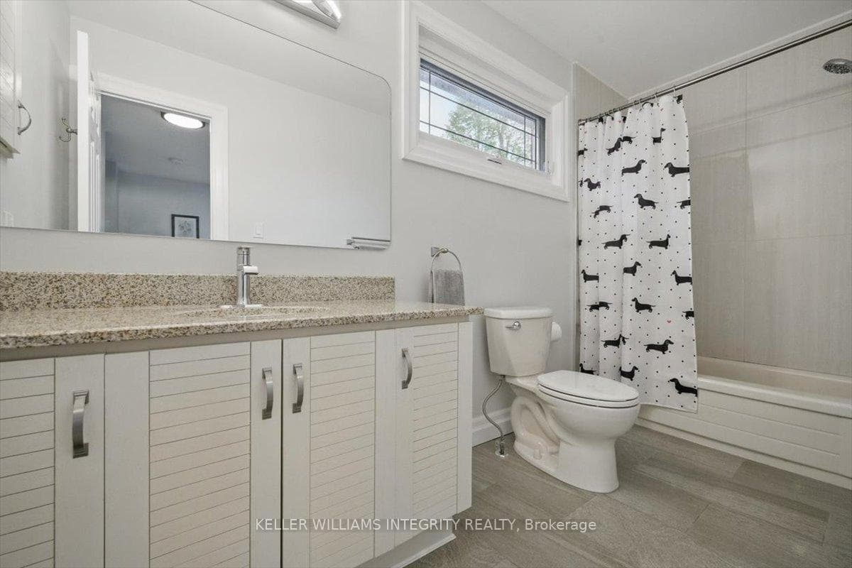 576 Princess Louise Drive photo 32