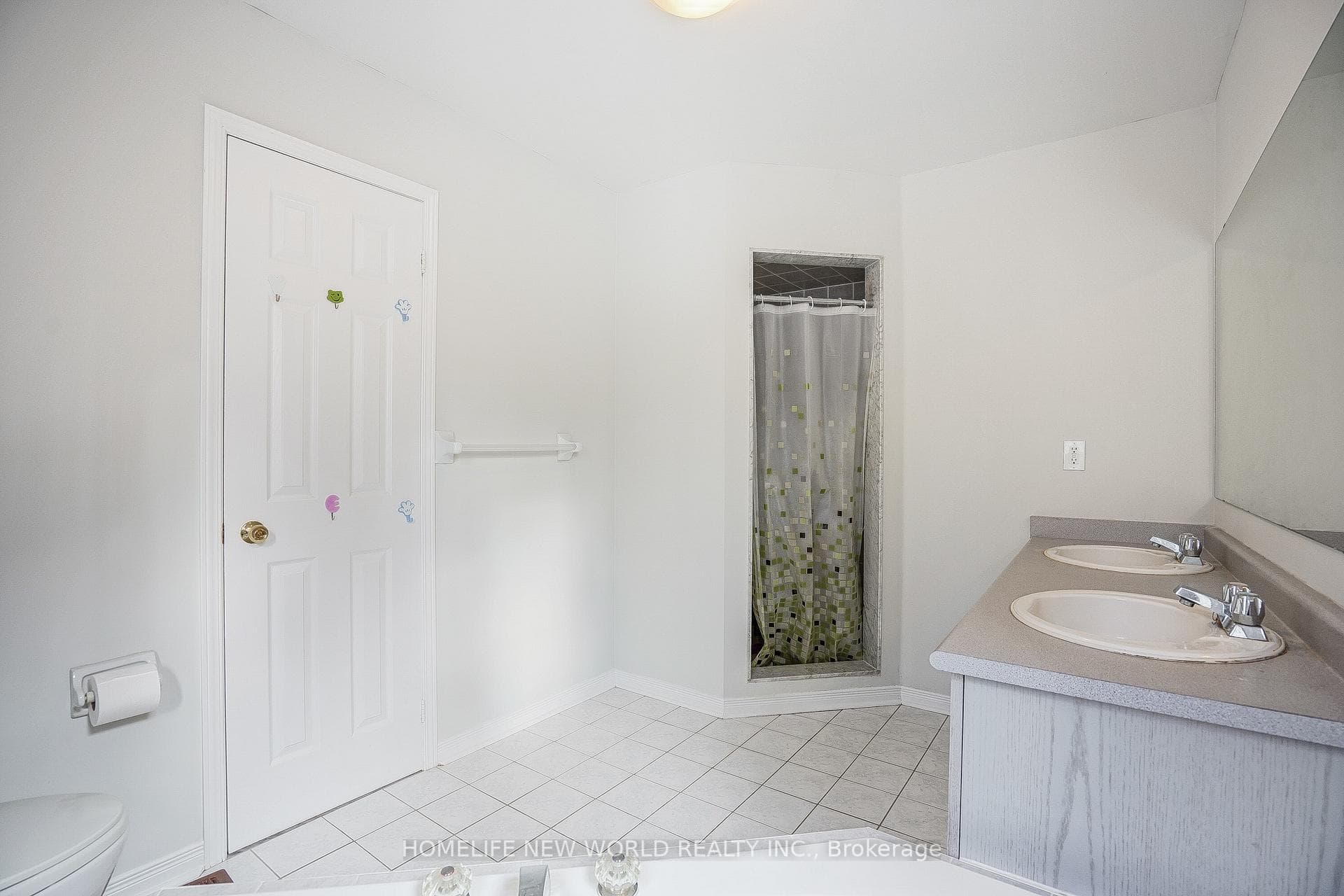 183 Shepton Way Unit Upper photo 11