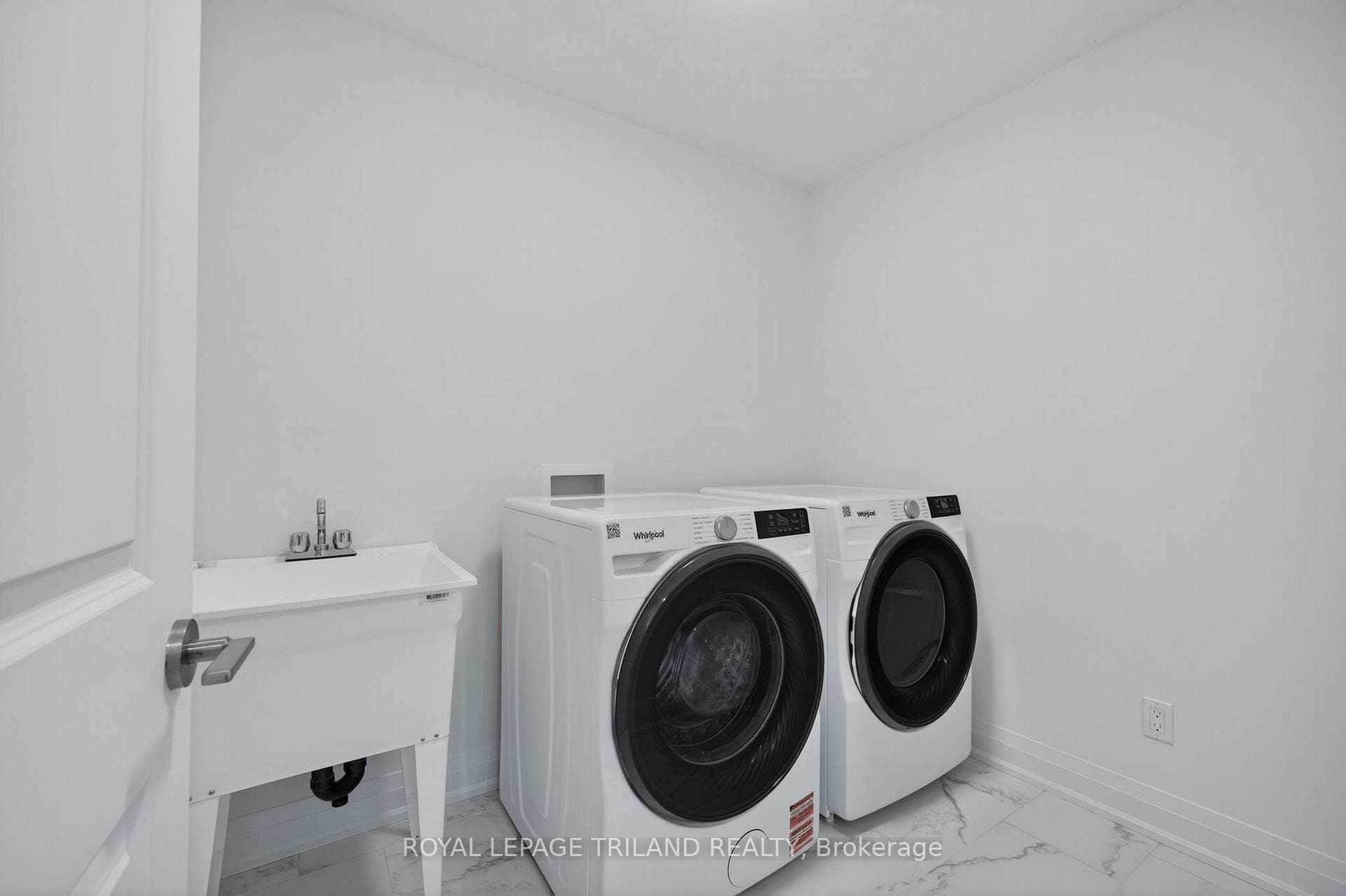 101 SWALES Avenue Unit 10 photo 32