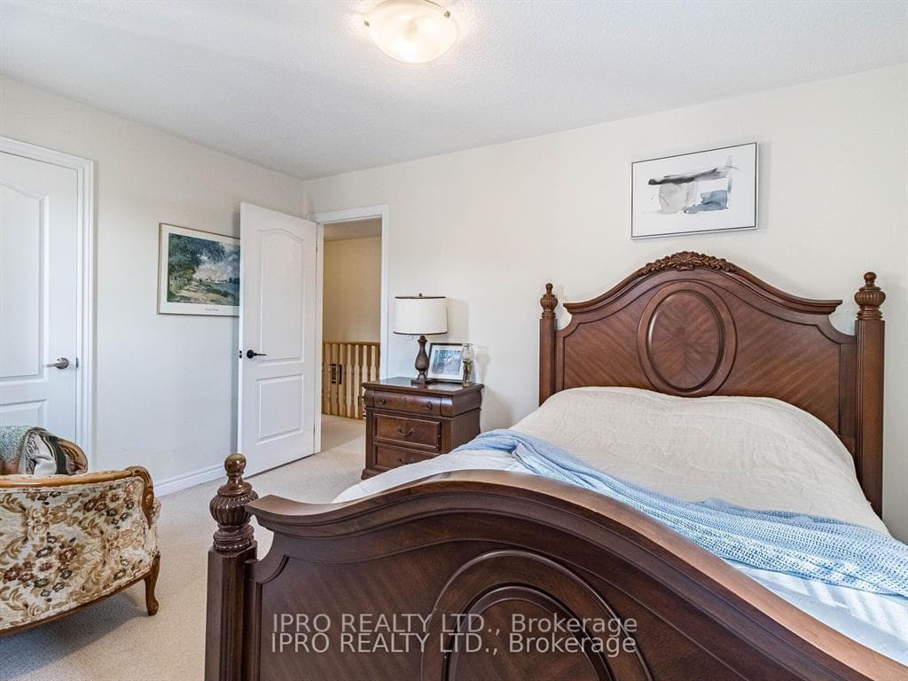 83 Pavlova Crescent photo 31